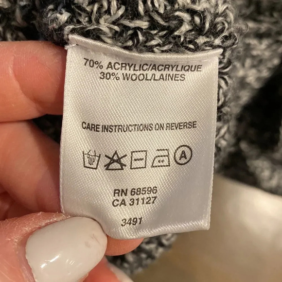 DKNYC cable knit sweater - Picture 11 of 11